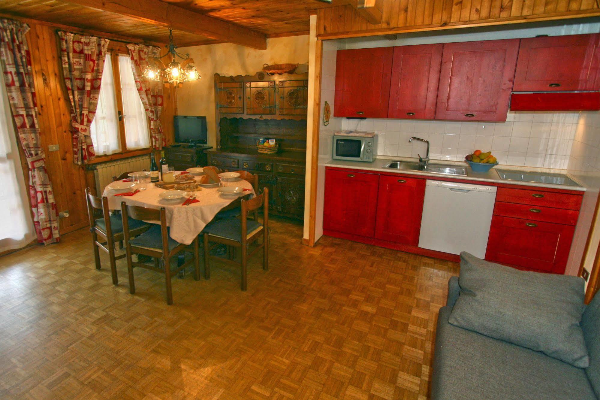 Champoluc Apartments Esterno foto